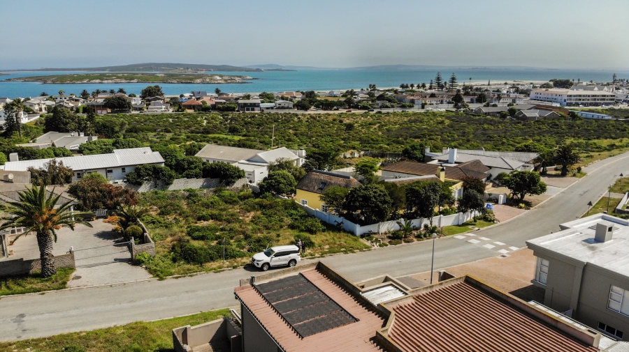 8 Bedroom Property for Sale in Middedorp Western Cape